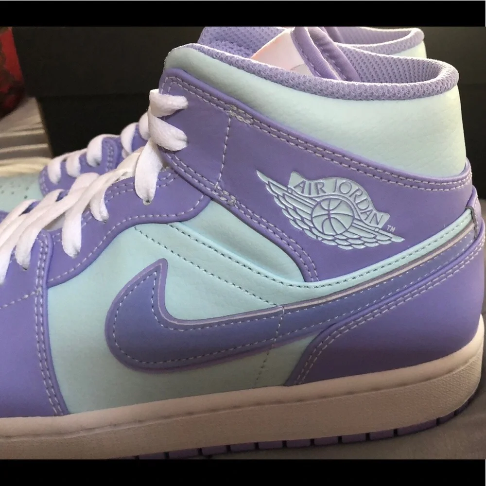 Jordan 1 Mid Purple Pulse/Arctic Punch - Picture 16 of 16